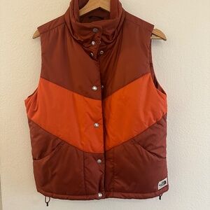 The North Face Women's Sylvester Insulated Colorblock Vest